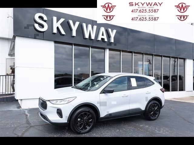 2025 Ford Escape Active in Silver — front three-quarter view